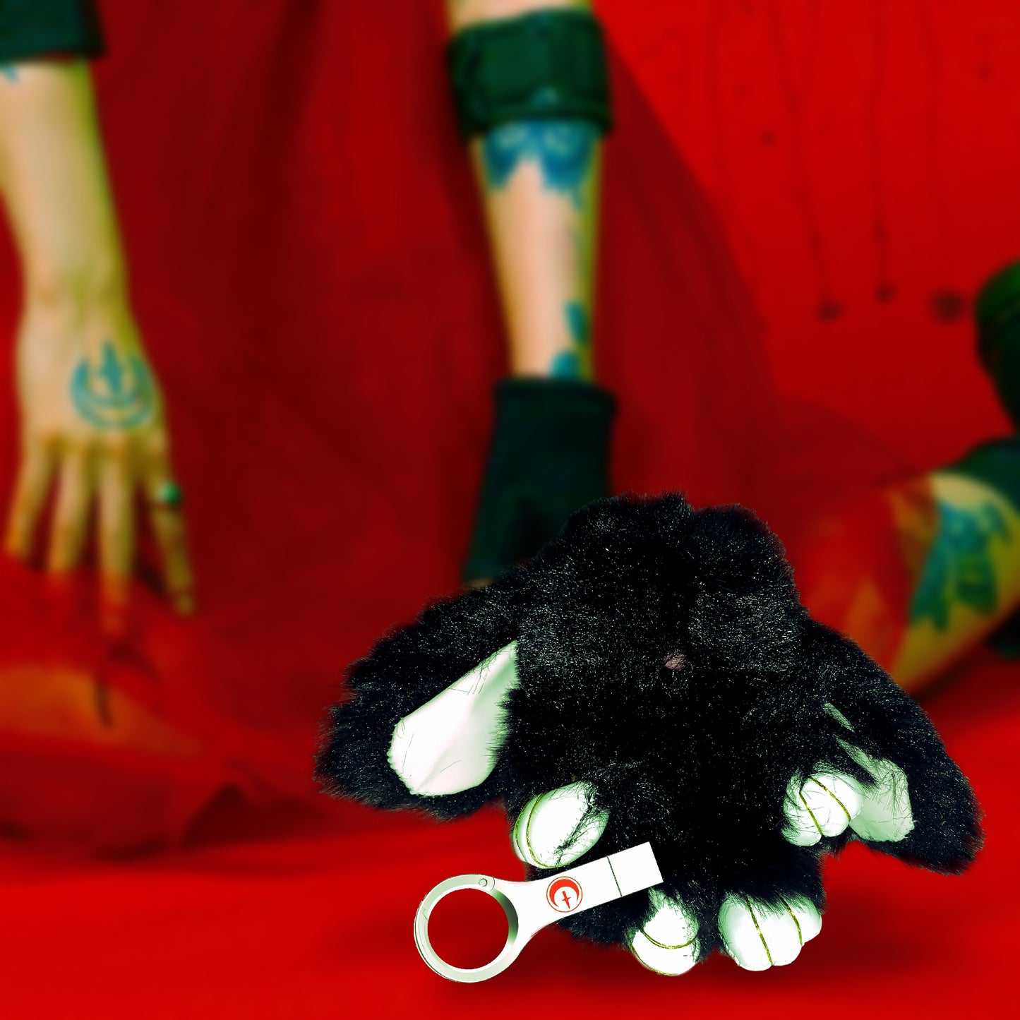 ALICE GLASS : PREY //IV BUNNY + KEYCHAIN /USB